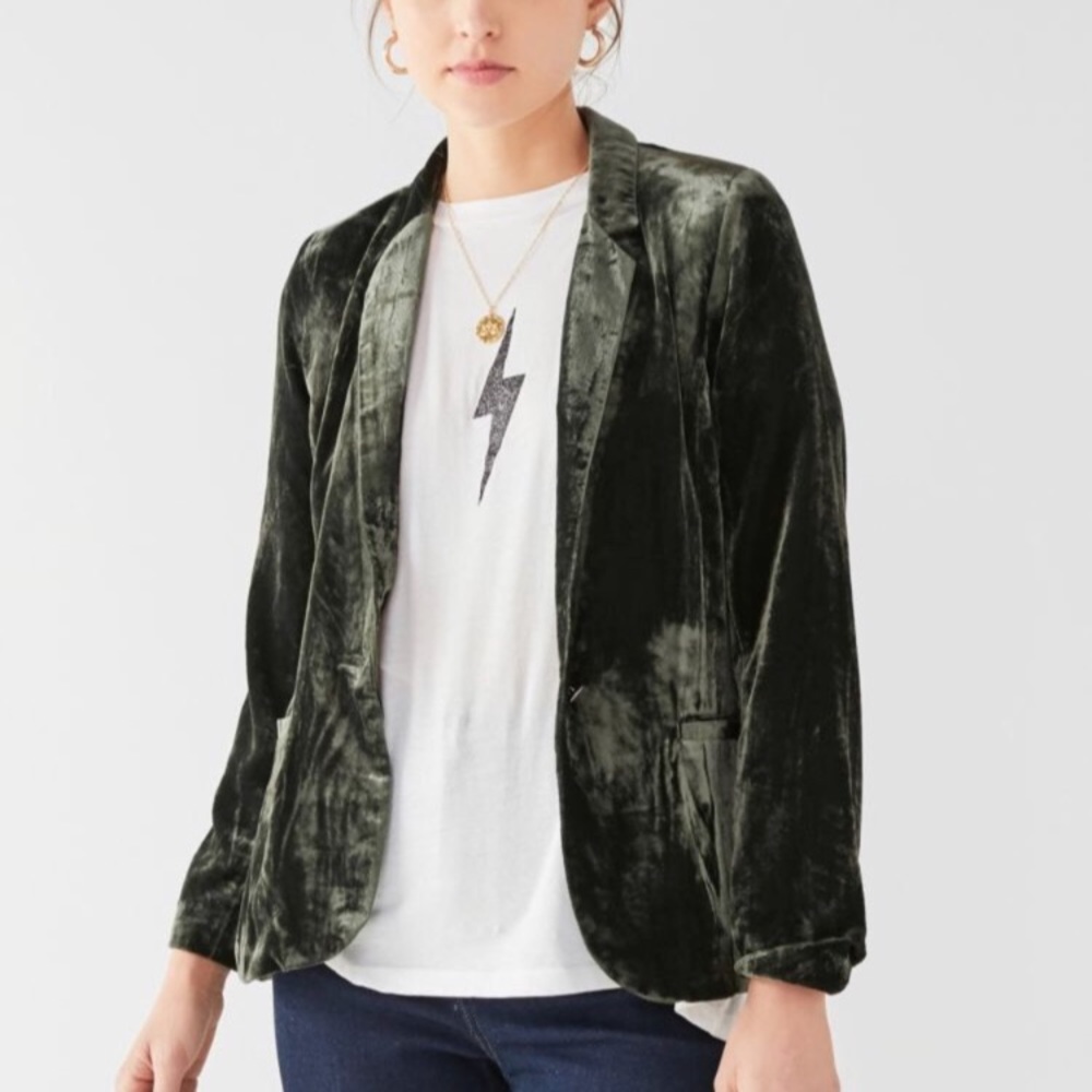 UO- Velvet blazer